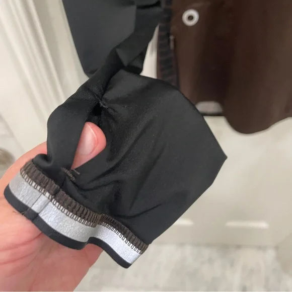 Reebok Running Quarter Zip Pullover Black and Brown NYC Marathon Size S - Picture 6 of 6